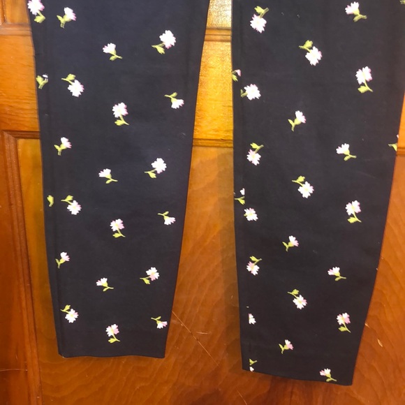 J.Crew Factory Navy floral Winnie Capri pant;Sz 0 - Picture 3 of 10